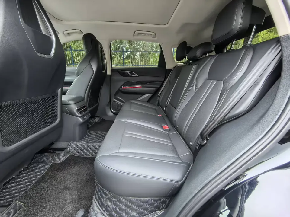 Hongqi HS3 PHEV 115km Jinwei Edition 2025 — миниатюра 3