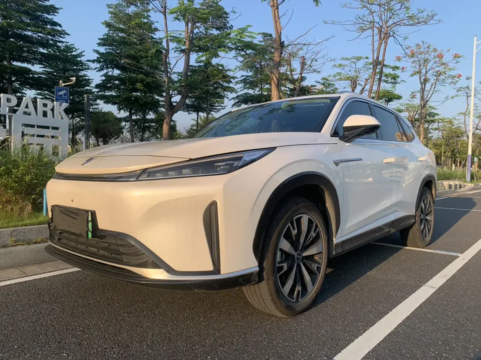 Roewe D5X DMH 2024