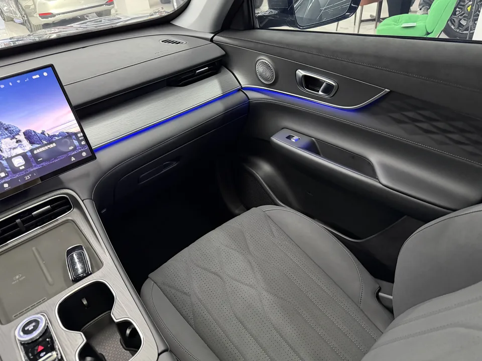 Chery Tiggo 8 PLUS Tiggo 8 PLUS 2025 Kunpeng 290TGDI DCT Luxury 5-seater 2024 — миниатюра 3