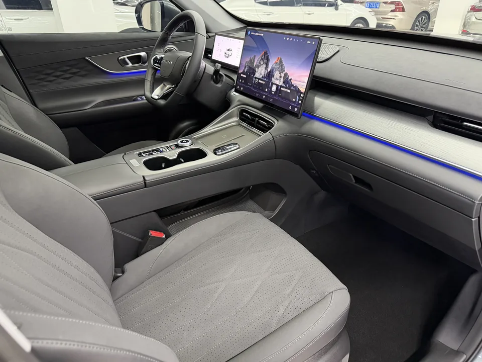 Chery Tiggo 8 PLUS Tiggo 8 PLUS 2025 Kunpeng 290TGDI DCT Luxury 5-seater 2024 — миниатюра 5