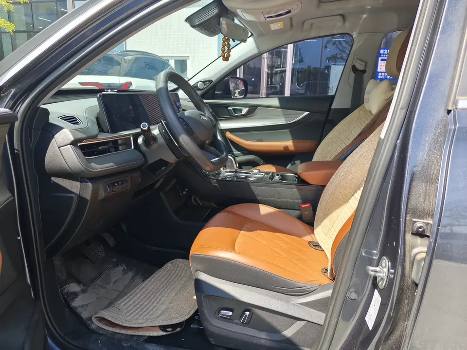 Chery Tiggo 8 PLUS 290TGDI DCT luxury edition+ 2022 — миниатюра 5