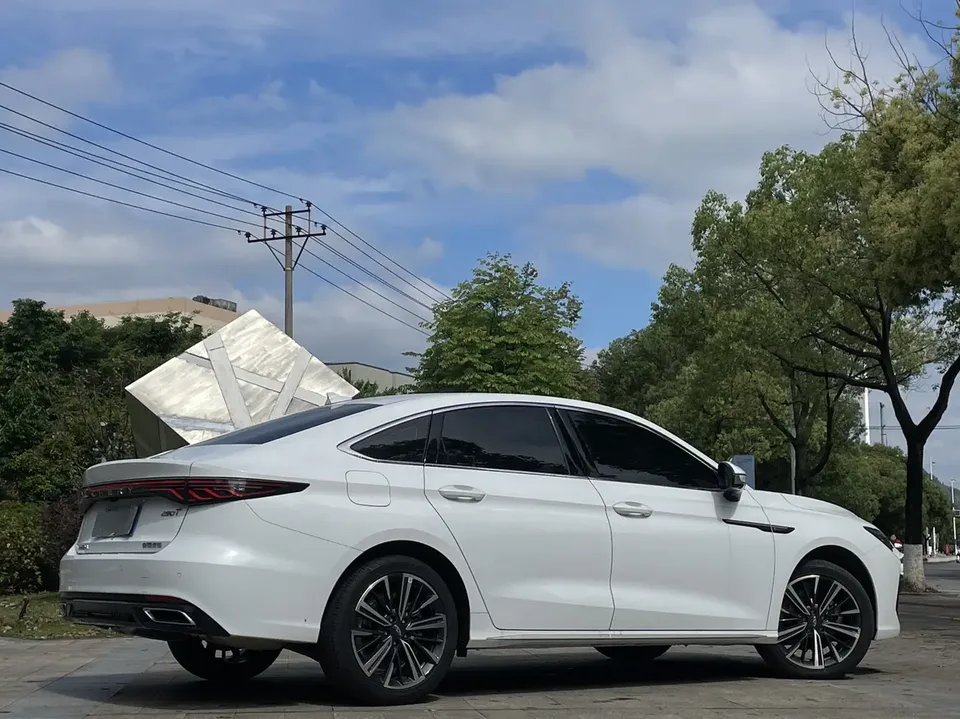 Chery Arrizo 8 PRO 290TGDI DCT Comfort Edition 2025 — миниатюра 4