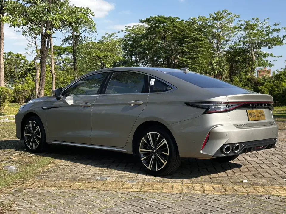 Chery Arrizo 8 1.6TGDI DCT Intelligent 2025 — миниатюра 2