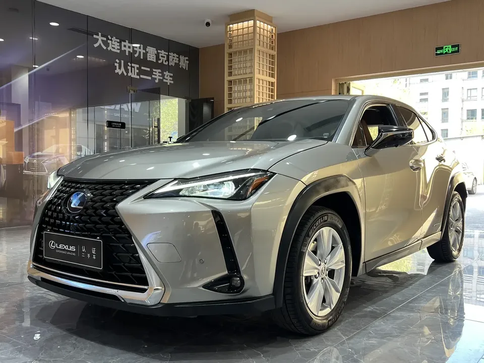 Lexus UX 2022