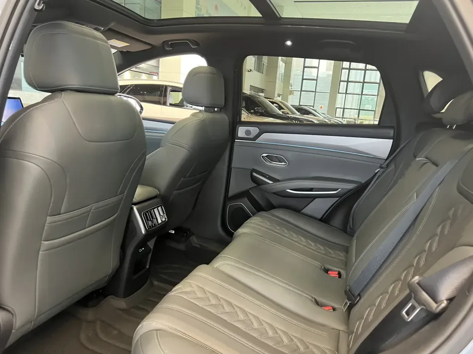 BYD Song L DM Intelligent Driving Edition DM-i 112KM Beyond Edition 2025 — миниатюра 4