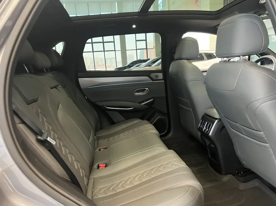 BYD Song L DM Intelligent Driving Edition DM-i 112KM Beyond Edition 2025 — миниатюра 5