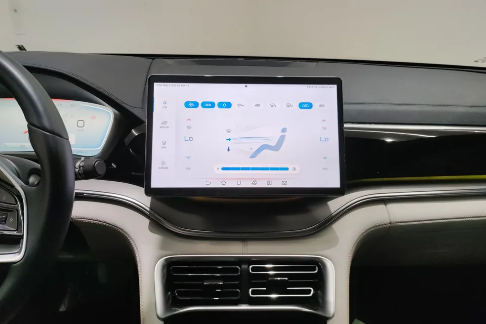 BYD Song PLUS DM DM-i Honor Edition 110KM Flagship PLUS 2024 — миниатюра 4