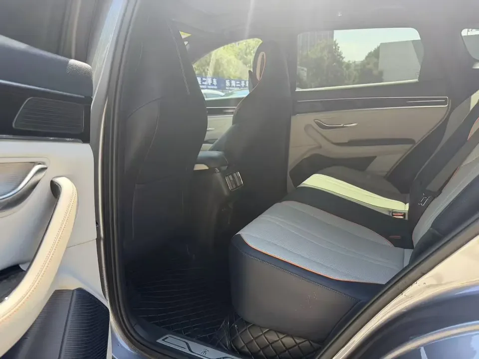 BYD Song PLUS DM DM-i 110KM 2WD Flagship PLUS 2022 — миниатюра 3