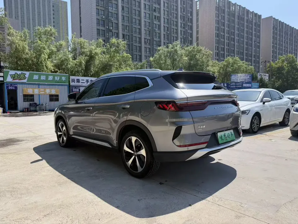BYD Song PLUS DM DM-i 110KM 2WD Flagship PLUS 2022 — миниатюра 4