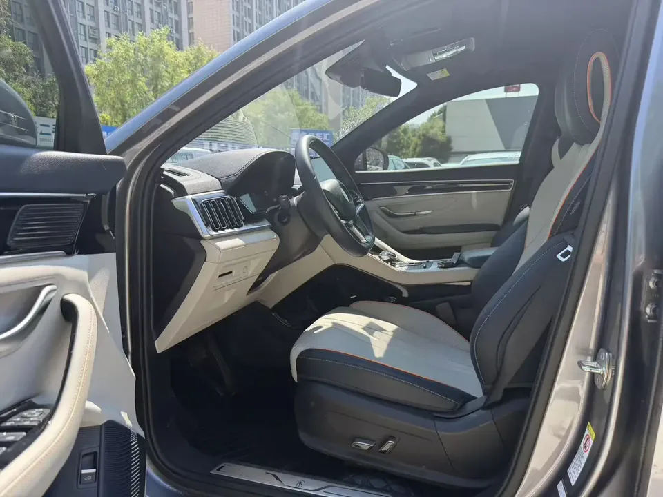 BYD Song PLUS DM DM-i 110KM 2WD Flagship PLUS 2022 — миниатюра 5