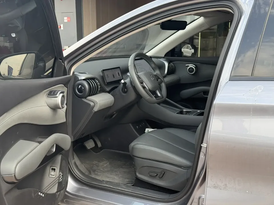 BYD Yuan Plus Smart Driving Edition 510KM Beyond Edition 2025 — миниатюра 3