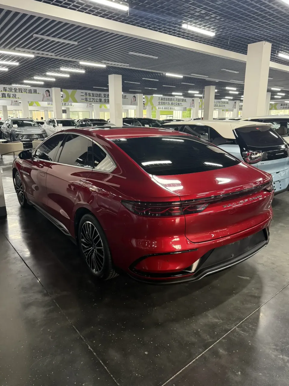 BYD Han DM DM-i 121KM Premium Edition 2022 — миниатюра 2