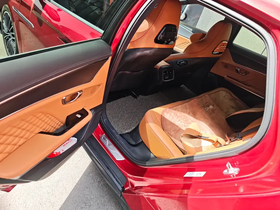 BYD Han DM DM-i 121KM Premium Edition 2022 — миниатюра 3