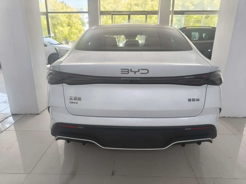 BYD Seal 06DM DM-i 120KM Flagship Model 2025 — миниатюра 2