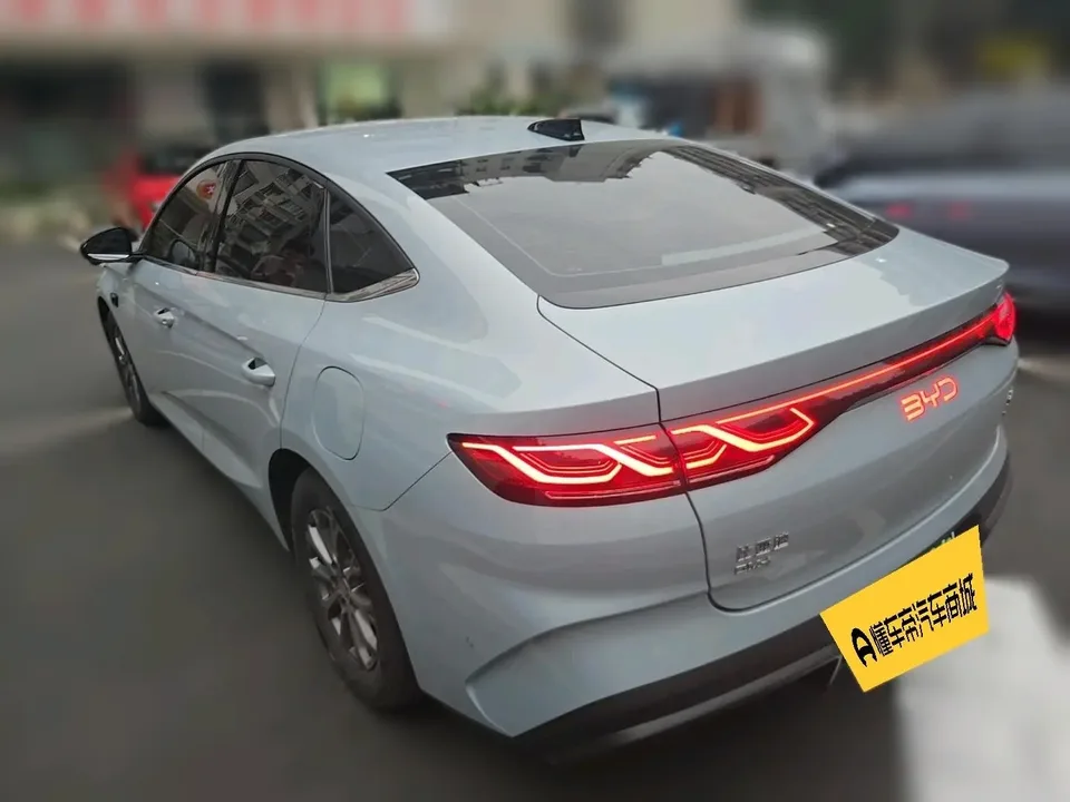 BYD Qin L DM Intelligent Driving Edition DM-i 80KM Leading Edition 2025 — миниатюра 2