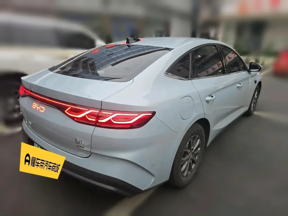 BYD Qin L DM Intelligent Driving Edition DM-i 80KM Leading Edition 2025 — миниатюра 3