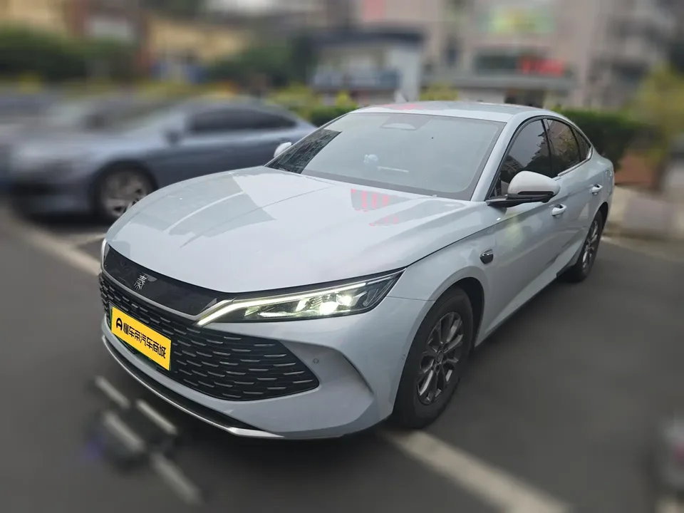 BYD Qin L DM Intelligent Driving Edition DM-i 80KM Leading Edition 2025 — фото 1, купить с доставкой в Москву