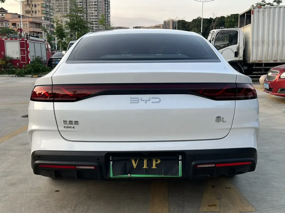 BYD Qin L DM DM-i 120KM Beyond Edition 2025 — миниатюра 2