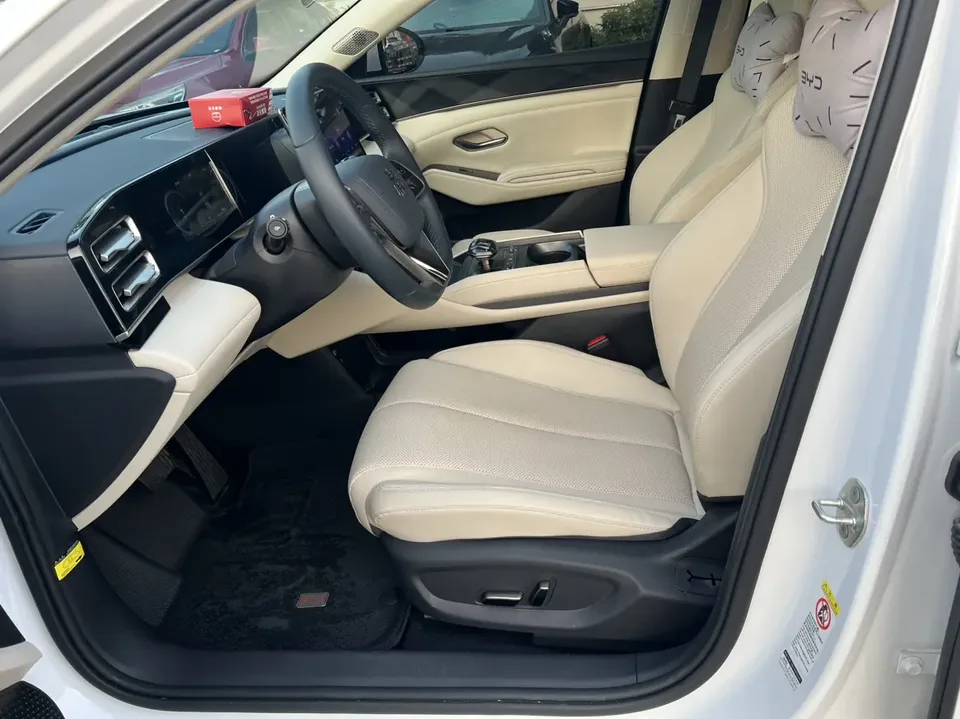 BYD Qin L DM DM-i 120KM Beyond Edition 2025 — миниатюра 3