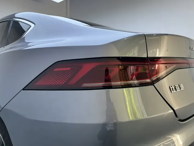 BYD Qin PLUS EV Honor Edition 420KM Transcendence Type 2024 — миниатюра 4