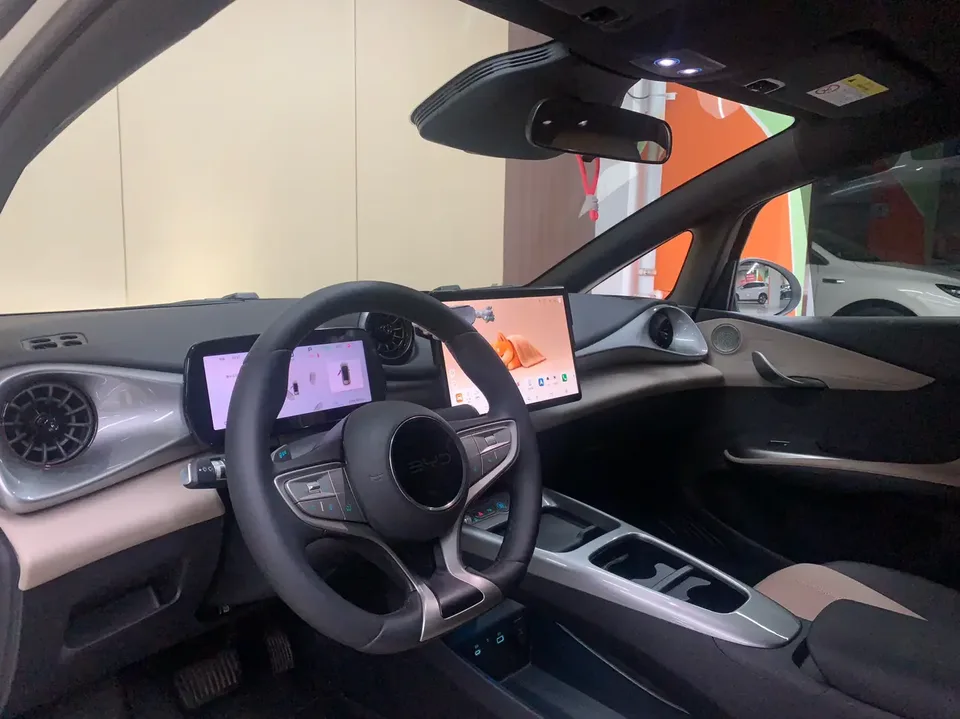 BYD Dolphin Smart Driving Edition 420KM Freedom Edition 2025 — миниатюра 5