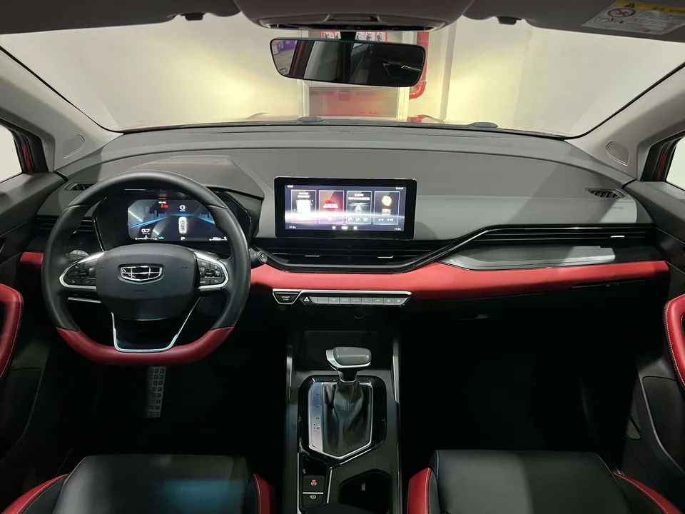 Geely Emgrand S 1.4T CVT Luxury Edition 2022 — миниатюра 3