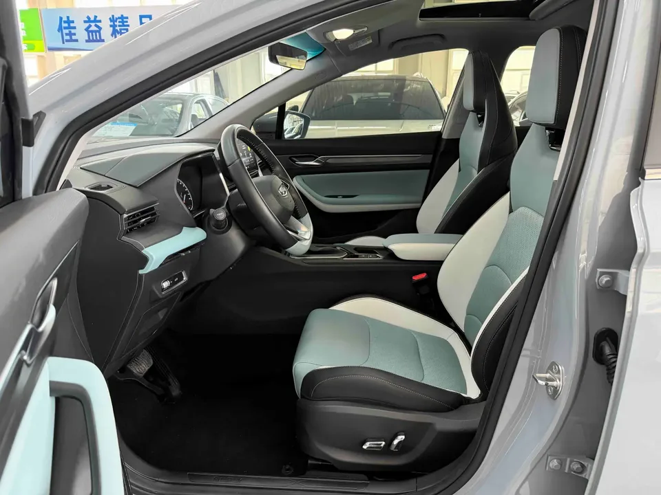 Geely Emgrand S Emgrand S 2022 1.4T CVT Crossover Player Edition 2022 — миниатюра 5