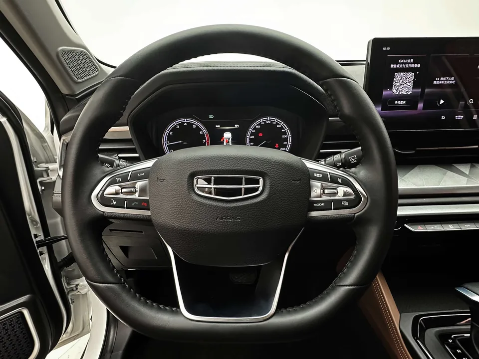 Geely Vision X6 PRO 1.4T Automatic Premium Edition 2023 — миниатюра 4
