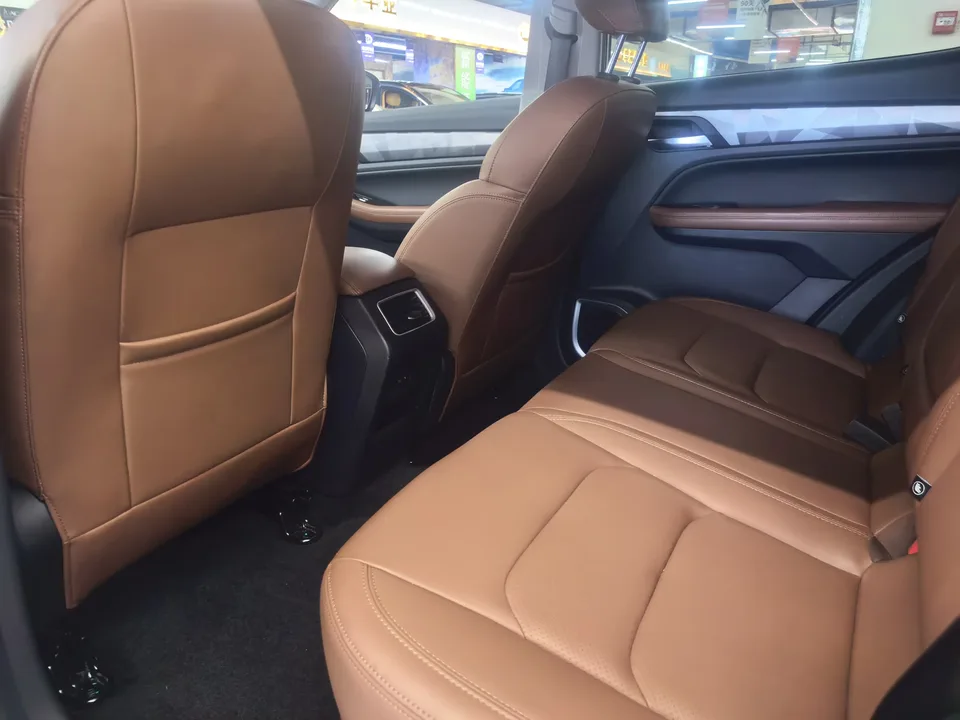 Geely Vision X6 PRO 1.4T Automatic Premium Edition 2023 — миниатюра 4