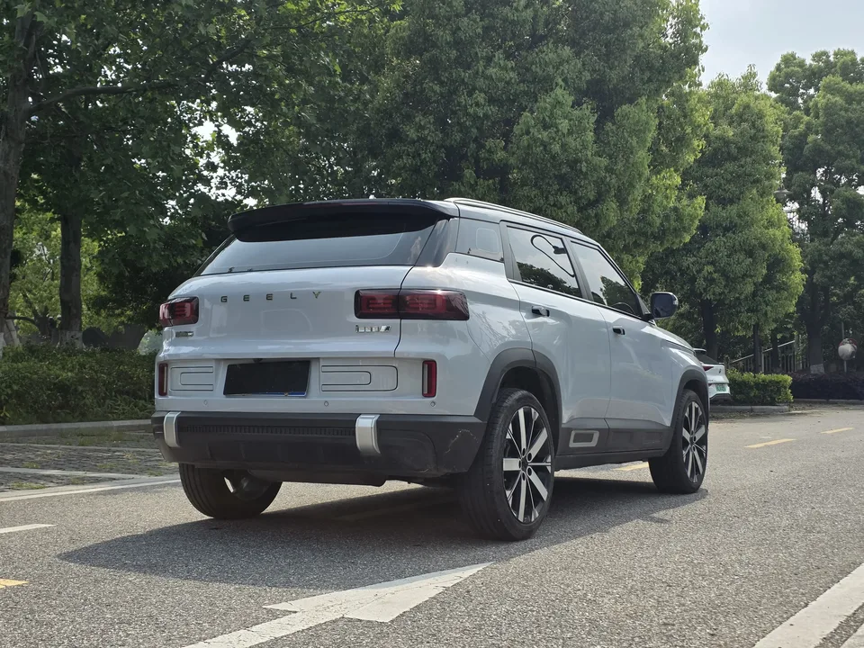 Geely ICON ICON 2023 Geely ICON 2023 1.5TD Chocolate Edition 2024 — thumbnail 2