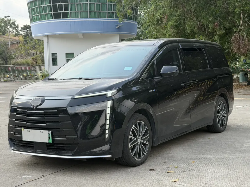 GAC Trumpchi E8 PHEV 2024