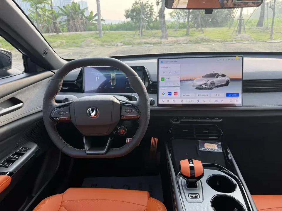 Changan UNI-V 2.0T third-generation JinQing model 2025 — миниатюра 3