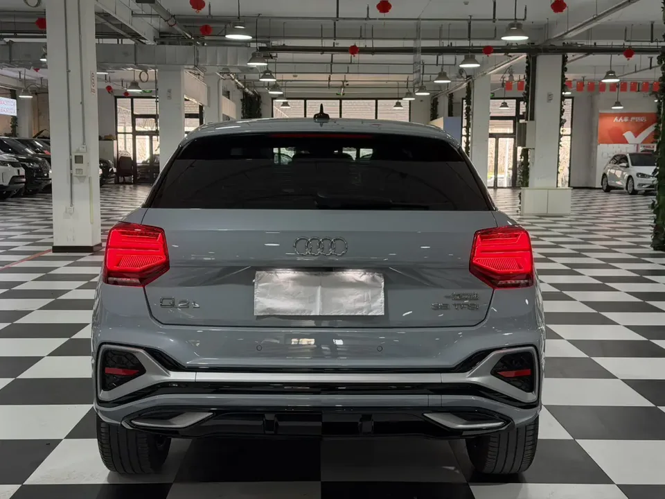 Audi Q2L Audi Q2L 2022 35 TFSI Fashionable and Elegant 2023 — миниатюра 2