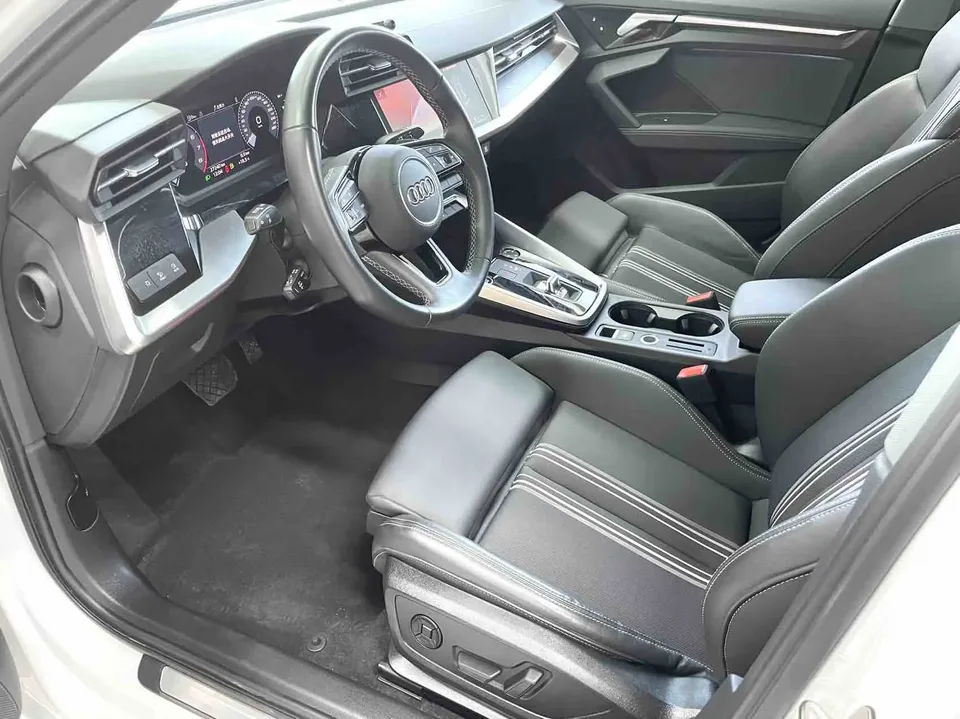 Audi A3 Sportback 35 TFSI stylish and sporty 2023 — миниатюра 5