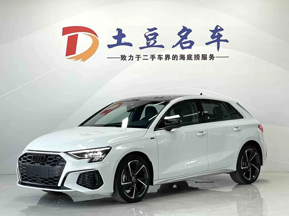 Audi A3 Sportback 35 TFSI stylish and sporty 2023 — фото 1, купить с доставкой в Москву