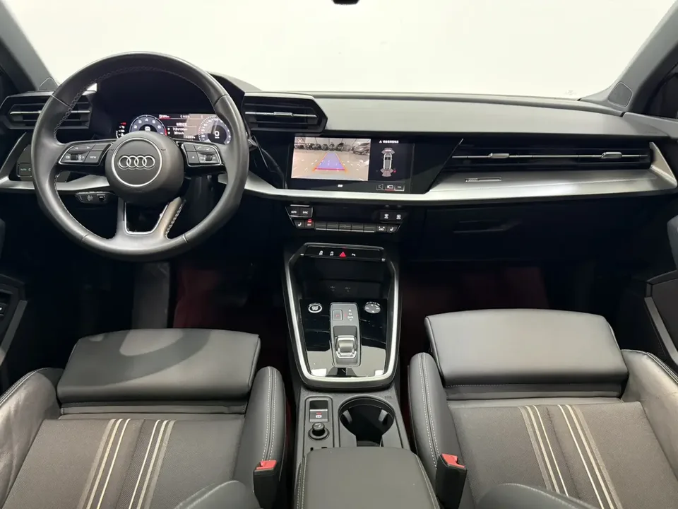 Audi A3 facelift Sportback 35 TFSI stylish and sporty 2023 — миниатюра 3