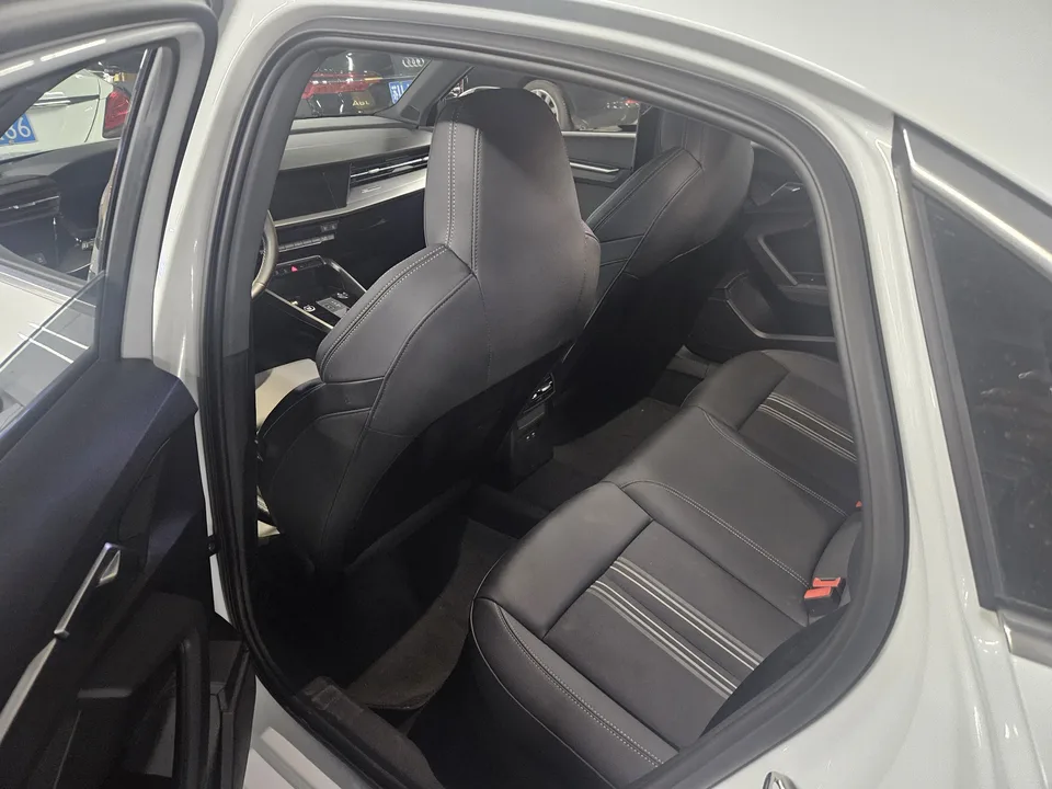Audi A3 facelift A3L Limousine 35 TFSI stylish and sporty 2023 — миниатюра 3