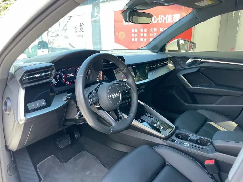 Audi A3 A3L Limousine 35 TFSI Fashion Sports 2022 — миниатюра 4