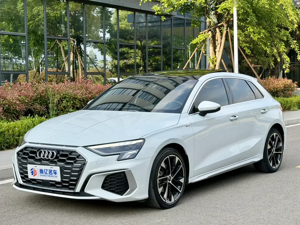 Audi A3 Sportback 35 TFSI stylish and sporty 2022 — фото 1, купить с доставкой в Москву
