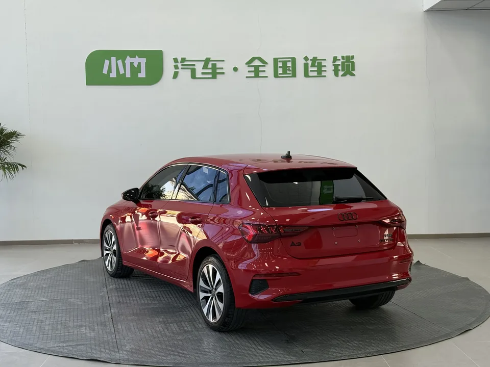 Audi A3 Sportback 35 TFSI Enterprising and Elegant Model 2022 — миниатюра 2