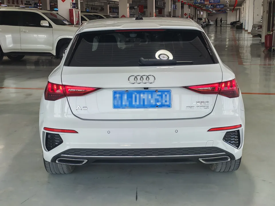 Audi A3 Sportback 35 TFSI stylish and sporty 2022 — миниатюра 2