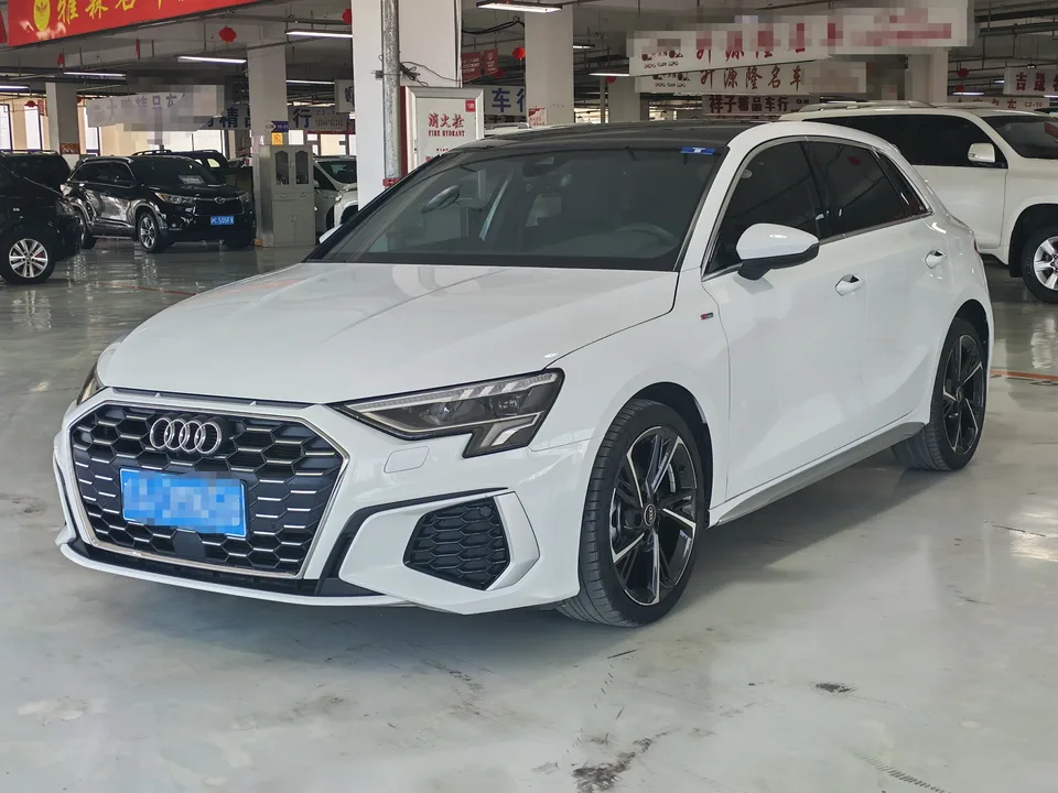 Audi A3 Sportback 35 TFSI stylish and sporty 2022 — фото 1, купить с доставкой в Москву