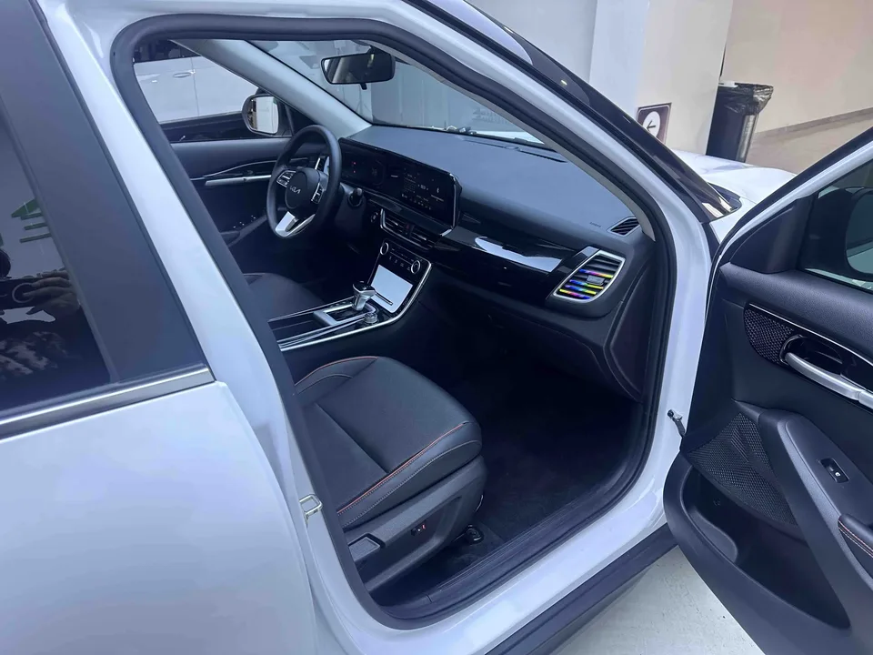Kia Seltos CYLTUS 1.5L IVT Luxury Edition 2023 — миниатюра 3