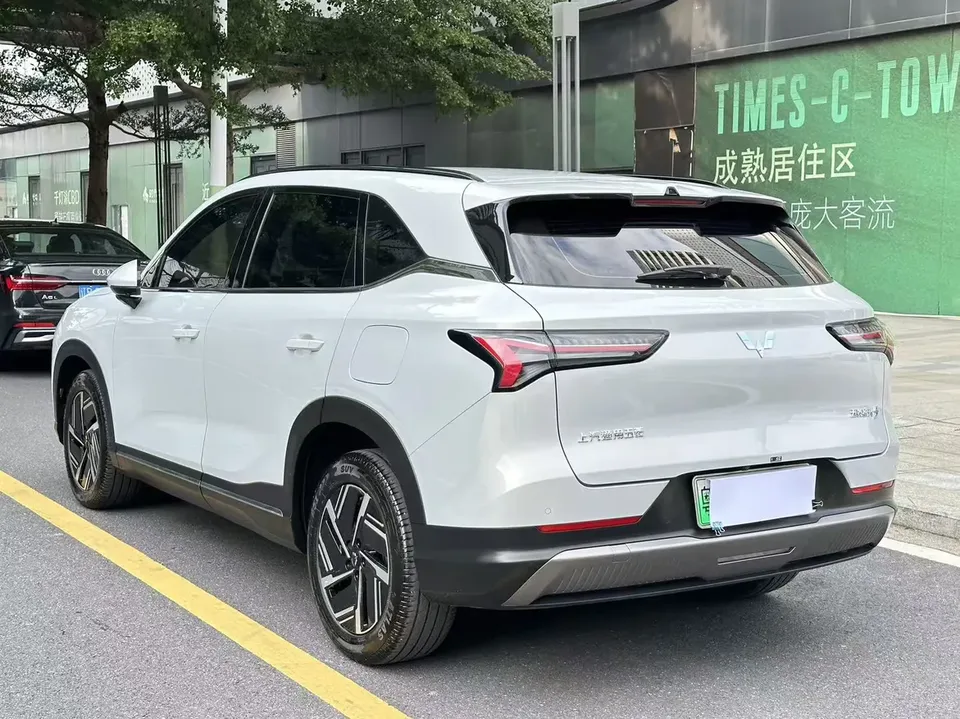Wuling Starlight S PHEV 130km Pilot Edition 2024 — миниатюра 2