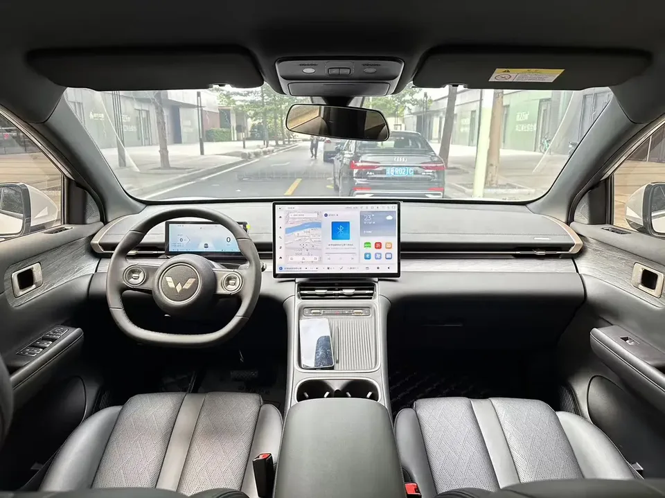 Wuling Starlight S PHEV 130km Pilot Edition 2024 — миниатюра 3