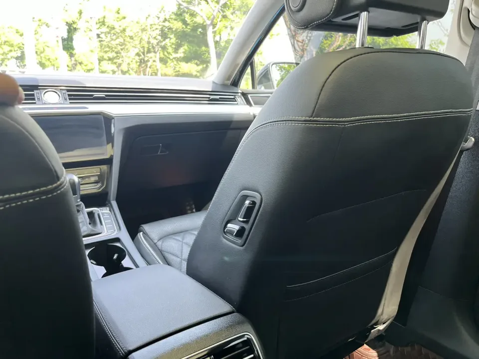 Volkswagen Magotan PHEV Magotan GTE 2022 Premium Edition 2023 — миниатюра 4