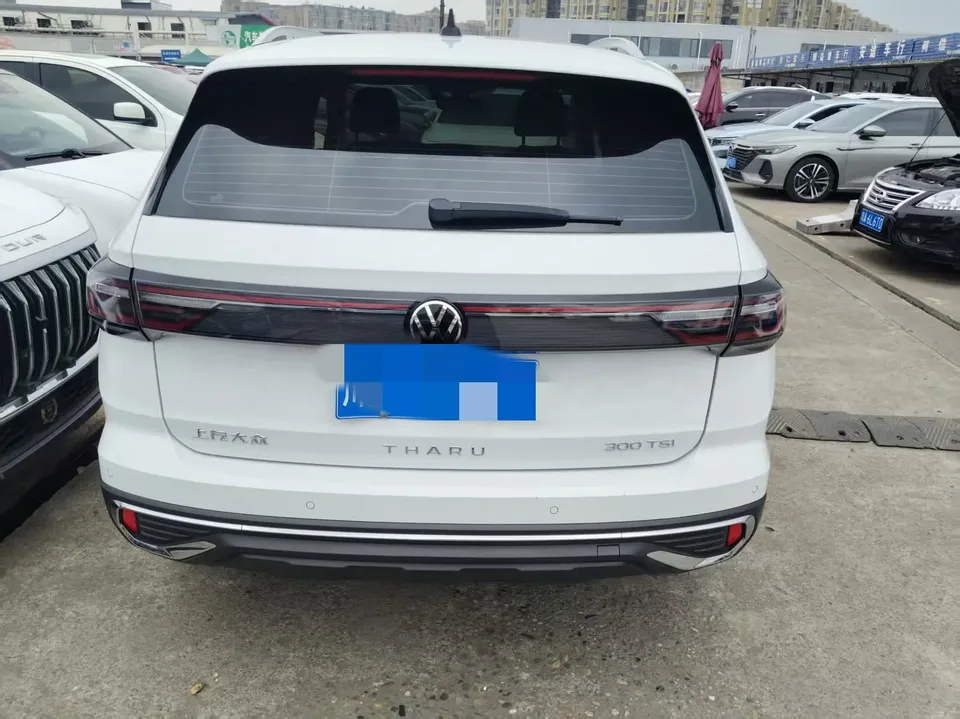 Volkswagen Tharu 300TSI 2WD Crescent Edition 2023 — миниатюра 2