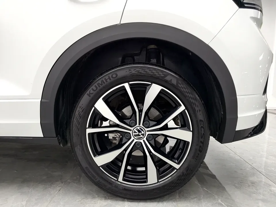 Volkswagen T-Roc 300TSI DSG Chenguang Edition 2024 — миниатюра 3