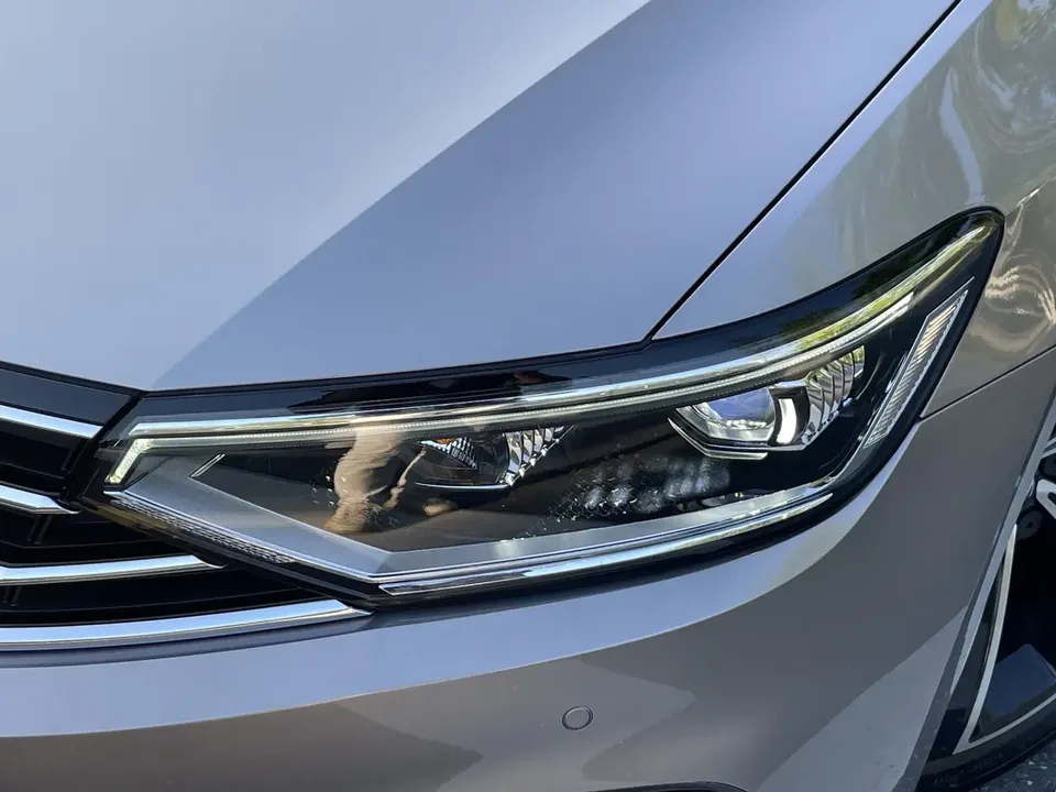 Volkswagen Magotan 330TSI DSG 30th Anniversary Edition 2022 — миниатюра 3