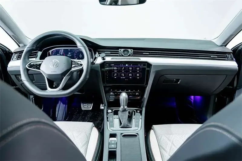 Volkswagen Magotan facelift model 330TSI DSG luxury model 2025 — миниатюра 4